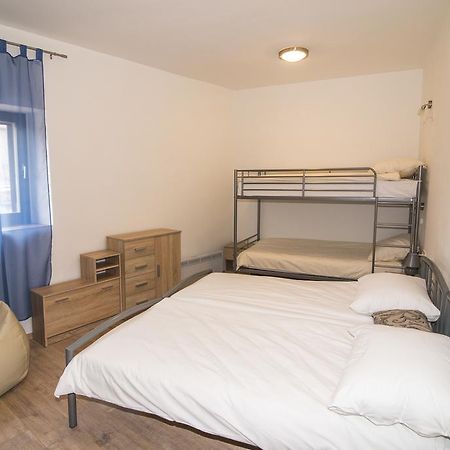 Hostel Bordada 克拉列维察 外观 照片